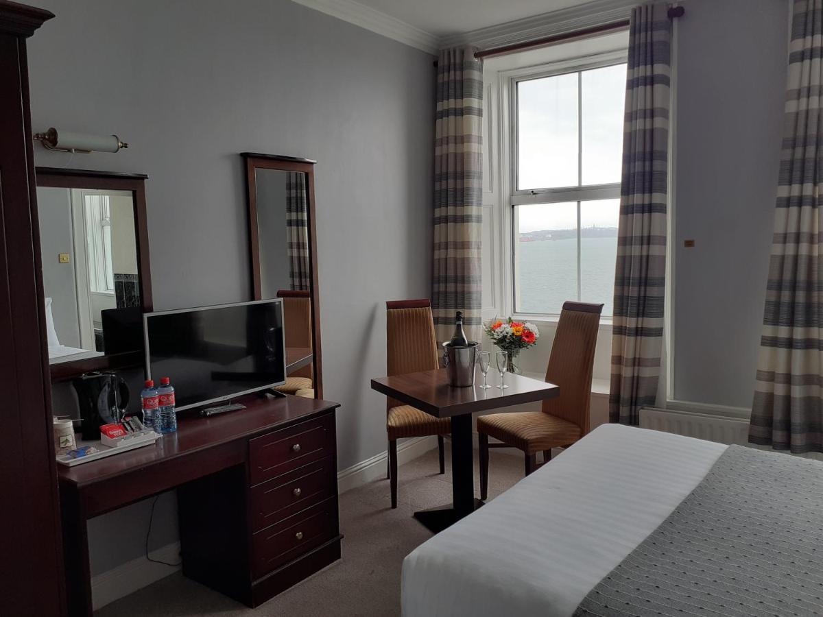 Commodore Hotel Cobh Eksteriør bilde