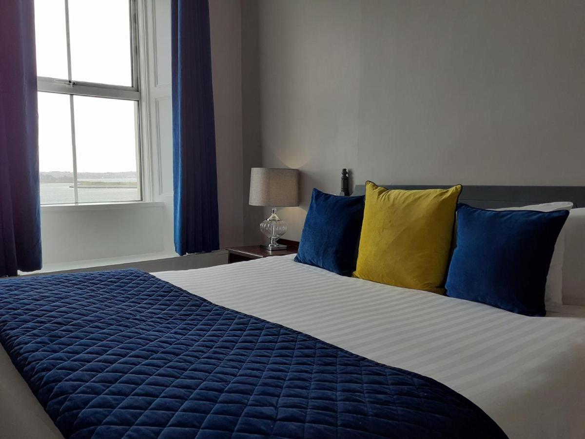 Commodore Hotel Cobh Eksteriør bilde