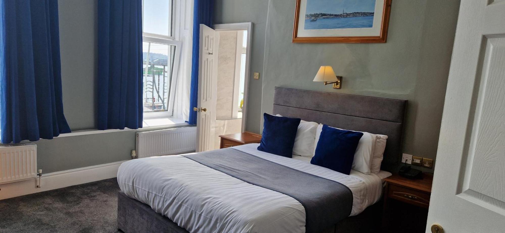Commodore Hotel Cobh Eksteriør bilde