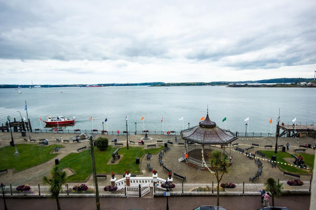 Commodore Hotel Cobh Eksteriør bilde