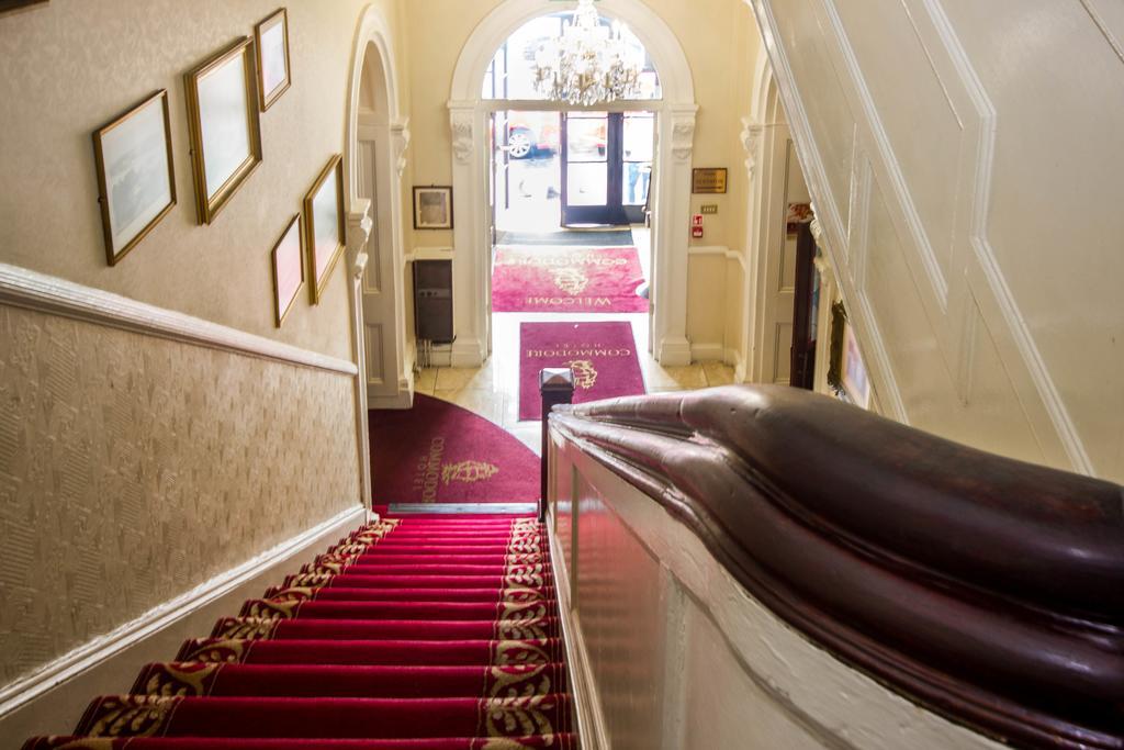 Commodore Hotel Cobh Eksteriør bilde